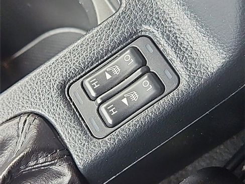 Used 2016 Subaru Crosstrek 2.0i Premium image 17