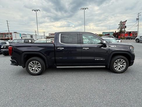 Used 2022 GMC Sierra 1500 Denali AWD/4WD image 2