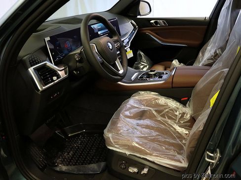 New 2026 BMW X5 xDrive50e w/ Executive Package image 12