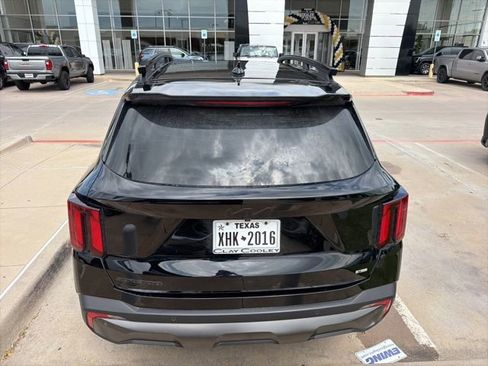Used 2025 Kia Sorento SX AWD/4WD image 6