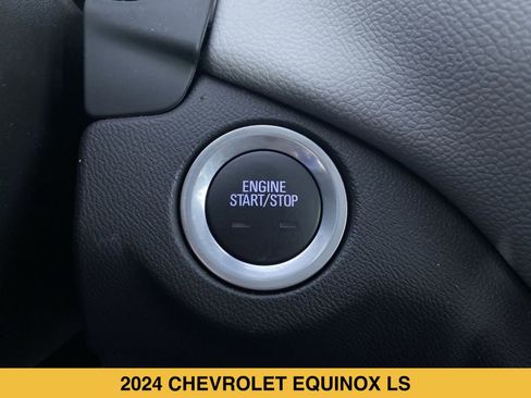 Certified 2024 Chevrolet Equinox LS w/ LS Convenience Package FWD image 8