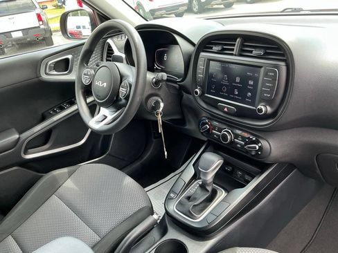 Used 2024 Kia Soul LX w/ Option Group 015 FWD image 19