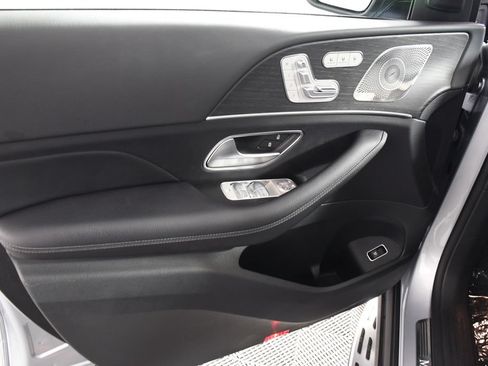Used 2024 Mercedes-Benz GLS 450 4MATIC image 14