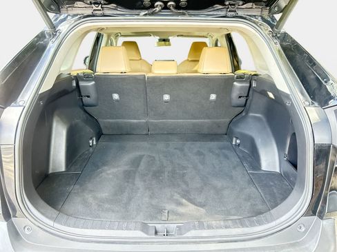 Used 2022 Toyota RAV4 XLE Premium FWD image 9