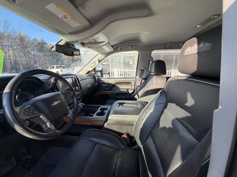 Used 2017 Chevrolet Silverado 2500 High Country w/ Duramax Plus Package image 18