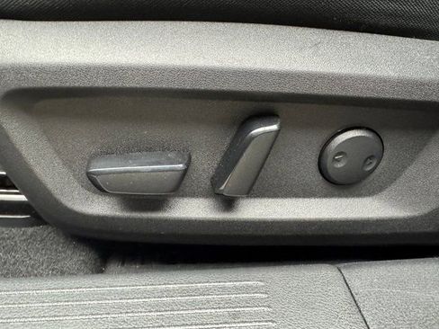 Used 2024 Nissan Rogue SV image 9