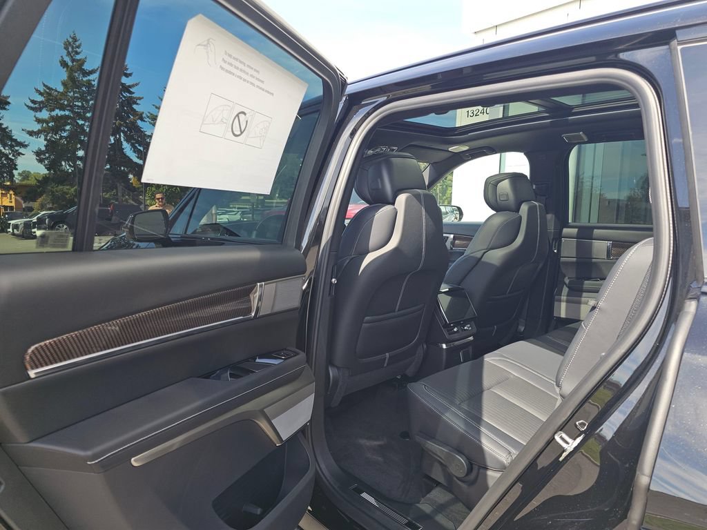New 2027 Cadillac Vistiq Luxury AWD/4WD image 19