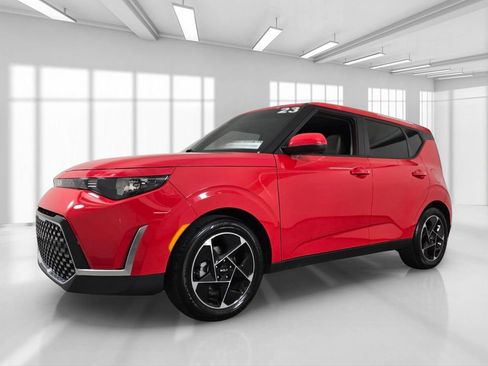 Used 2023 Kia Soul EX FWD image 2