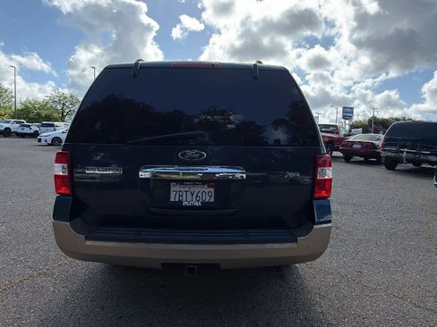 Used 2013 Ford Expedition XLT RWD image 6