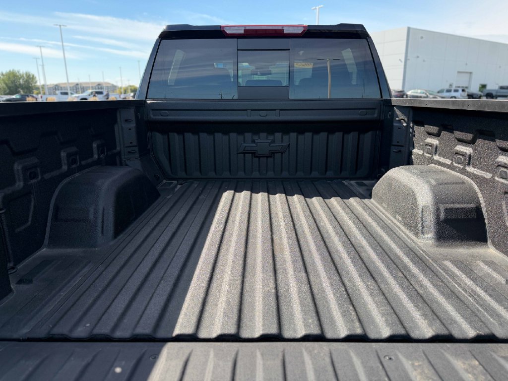 Used 2025 Chevrolet Silverado 1500 LTZ w/ LTZ Premium Package AWD/4WD image 16