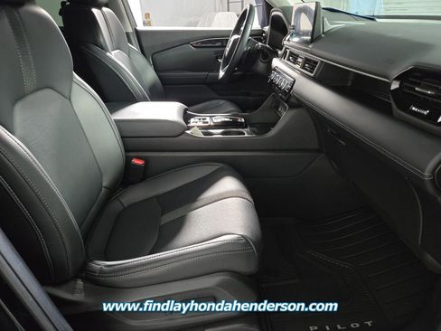Certified 2025 Honda Pilot Touring image 22