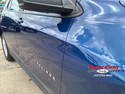 Used 2022 Chevrolet Equinox LS image 3