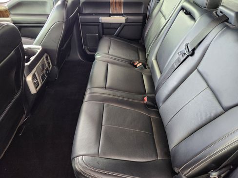 Used 2019 Ford F150 Lariat w/ Equipment Group 502A Luxury AWD/4WD image 14