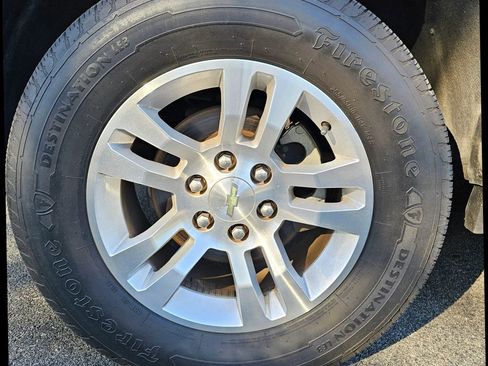 Used 2019 Chevrolet Tahoe LT image 17