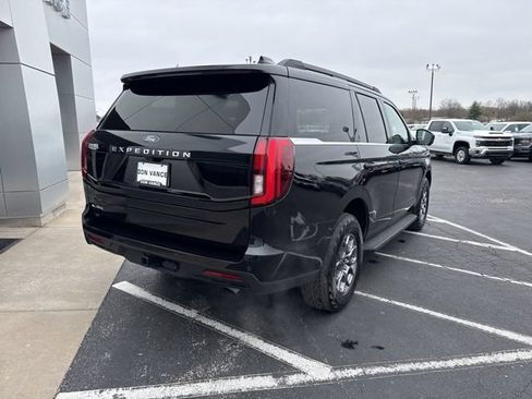 Used 2025 Ford Expedition Active RWD image 5