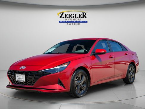 Certified 2023 Hyundai Elantra SEL FWD image 3