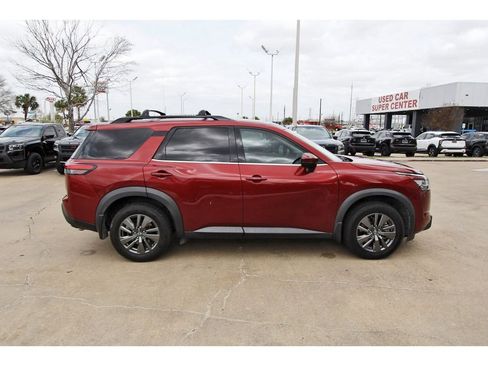 Used 2022 Nissan Pathfinder SV image 5