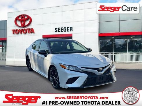 Used 2020 Toyota Camry XSE FWD image 1