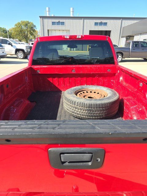 Used 2008 GMC Sierra 1500 SLE w/ Z71 Off-Road Package AWD/4WD image 16