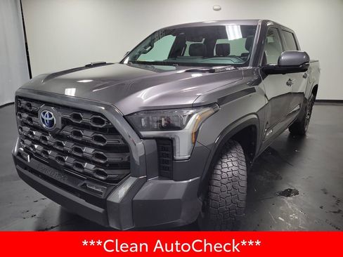Used 2023 Toyota Tundra Platinum w/ Advanced Package AWD/4WD image 4