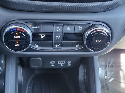Used 2022 Chevrolet TrailBlazer LT w/ Convenience Package AWD/4WD image 21