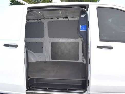 Used 2020 Mercedes-Benz Metris image 26