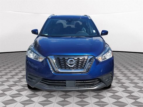 Used 2020 Nissan Kicks SV image 2