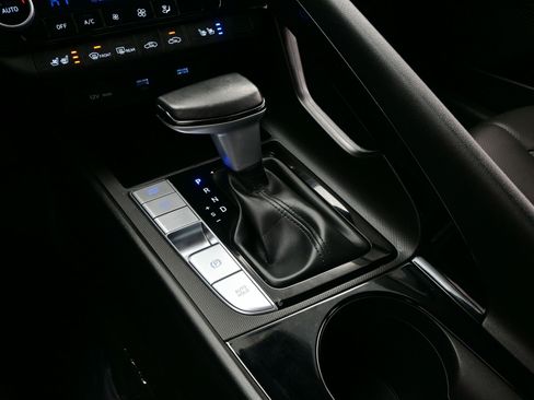 Certified 2023 Hyundai Elantra Limited image 22