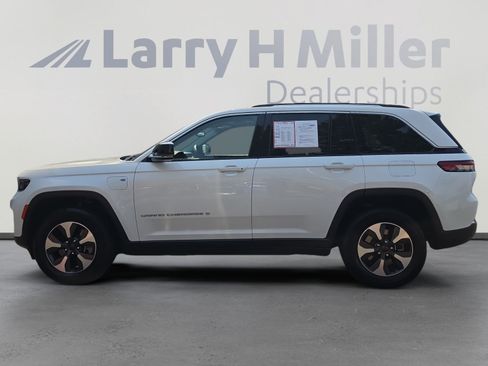 Used 2023 Jeep Grand Cherokee 4WD 4xe image 2