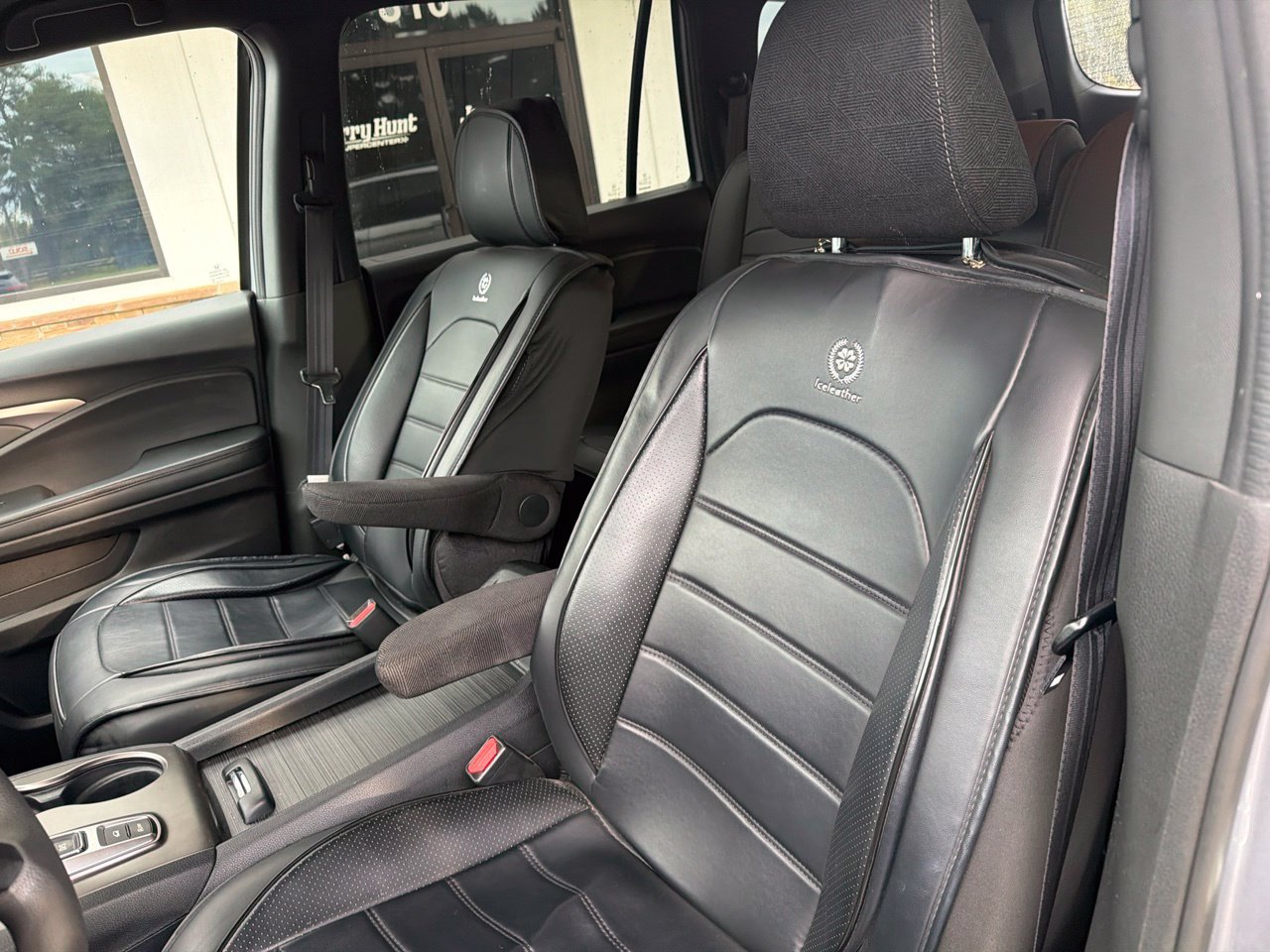 Used 2022 Honda Pilot Sport image 2