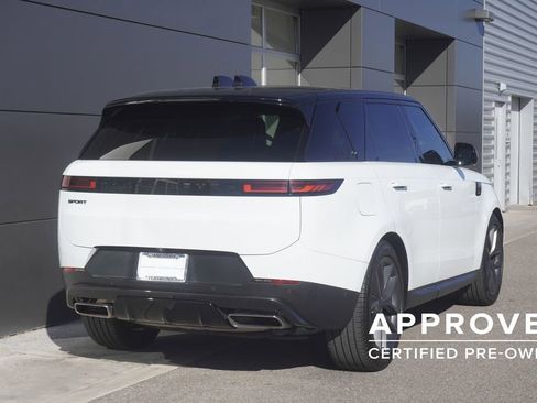 Used 2024 Land Rover Range Rover Sport SE image 2