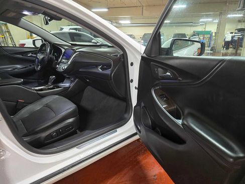 Used 2020 Chevrolet Malibu Premier image 13