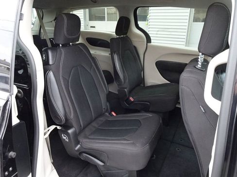 Used 2024 Chrysler Voyager LX image 12