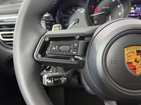 Certified 2026 Porsche Macan AWD/4WD image 17