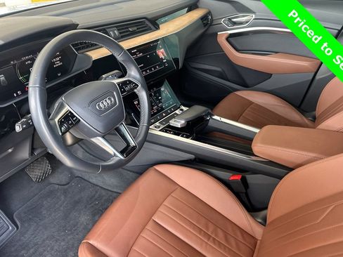 Used 2024 Audi Q8 e-tron Premium image 10