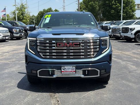 Used 2024 GMC Sierra 1500 Denali w/ Denali Reserve Package AWD/4WD image 2