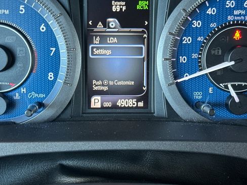 Certified 2018 Toyota Sienna XLE w/ XLE Navigation Package FWD image 31