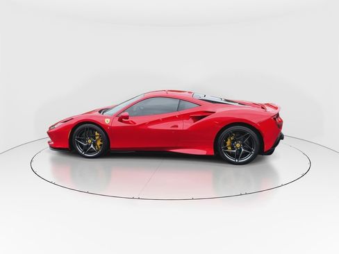 Certified 2022 Ferrari F8 Tributo RWD image 5