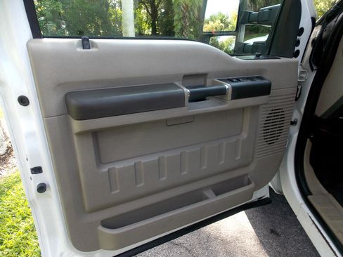 Used 2009 Ford F350 XL image 16