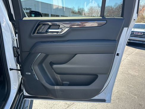 New 2026 GMC Yukon XL Elevation w/ Elevation Premium Package image 17