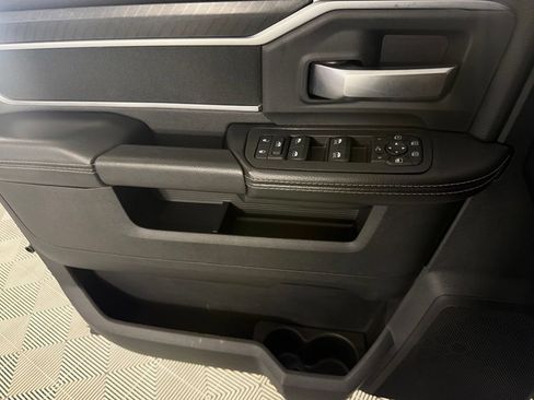 Certified 2025 RAM 2500 Big Horn AWD/4WD image 25