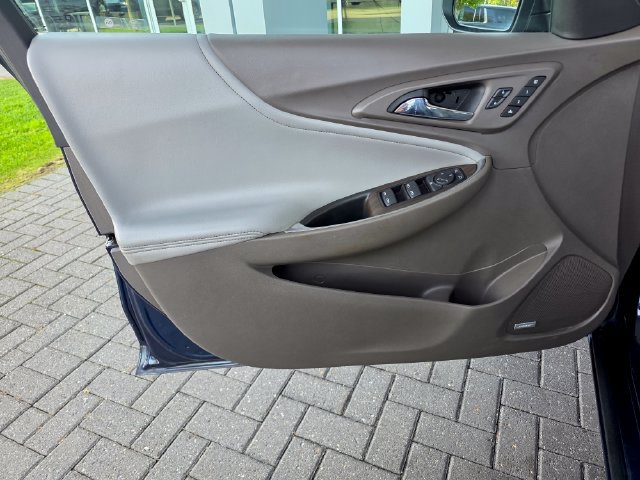 Used 2019 Chevrolet Malibu Premier w/ Sun and Wheel Package FWD image 23