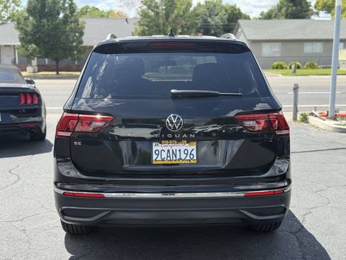 Used 2022 Volkswagen Tiguan SE FWD image 3