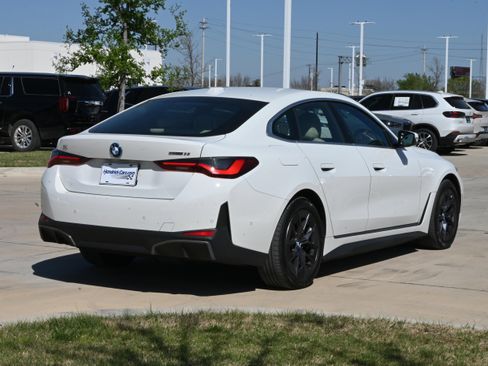 Certified 2023 BMW i4 eDrive35 w/ Premium Package image 9