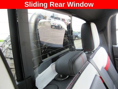 Certified 2024 GMC Canyon AT4X w/ AT4X AEV Edition AWD/4WD image 28