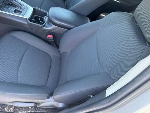 Used 2022 Toyota RAV4 LE AWD/4WD image 11