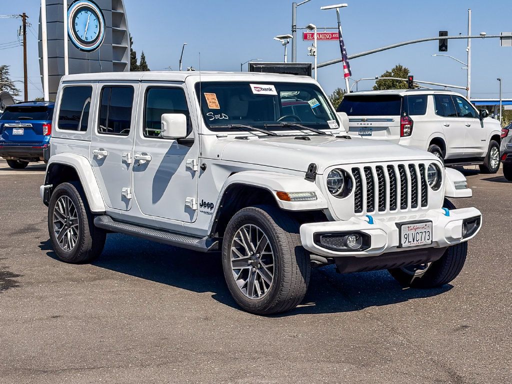 Used 2022 Jeep Wrangler Unlimited Sahara AWD/4WD image 5