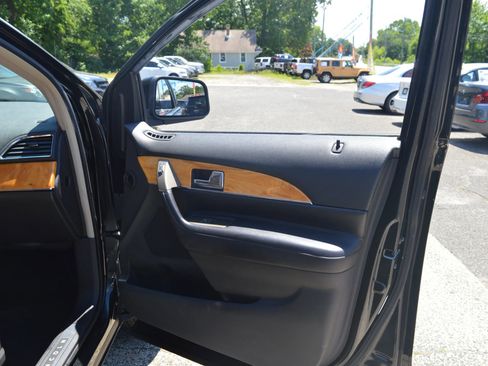 Used 2011 Lincoln MKX AWD w/ 102A Rapid Spec Order Code image 27