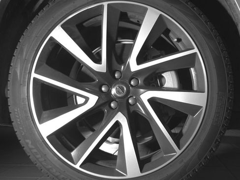 Certified 2024 Volvo XC90 B5 Plus w/ Protection Package Premier AWD/4WD image 22