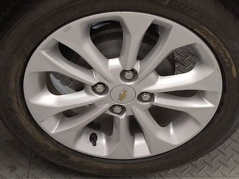 Used 2020 Chevrolet Spark LT image 31